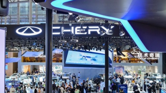 风云A8正式亮相 奇瑞汽车携四大产品序列登陆广州车展